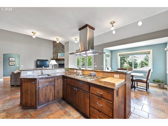 380 Mountaingate Dr, House other with 3 bedrooms, 3 bathrooms and 3 parking in Springfield OR | Image 11