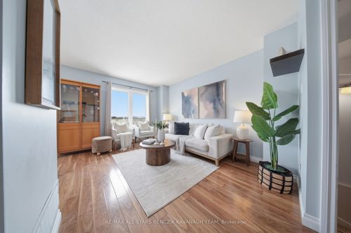 103 Lorne St, Sunderland, ON, L0C1H0 | Card Image