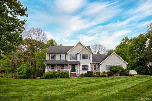 37 Angelo Blvd, Poughkeepsie, NY, 12603-6702 | Card Image