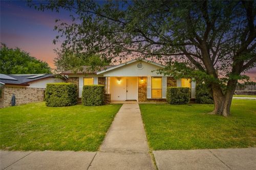 5900 Stardust Dr S, Watauga, TX, 76148-3624 | Card Image