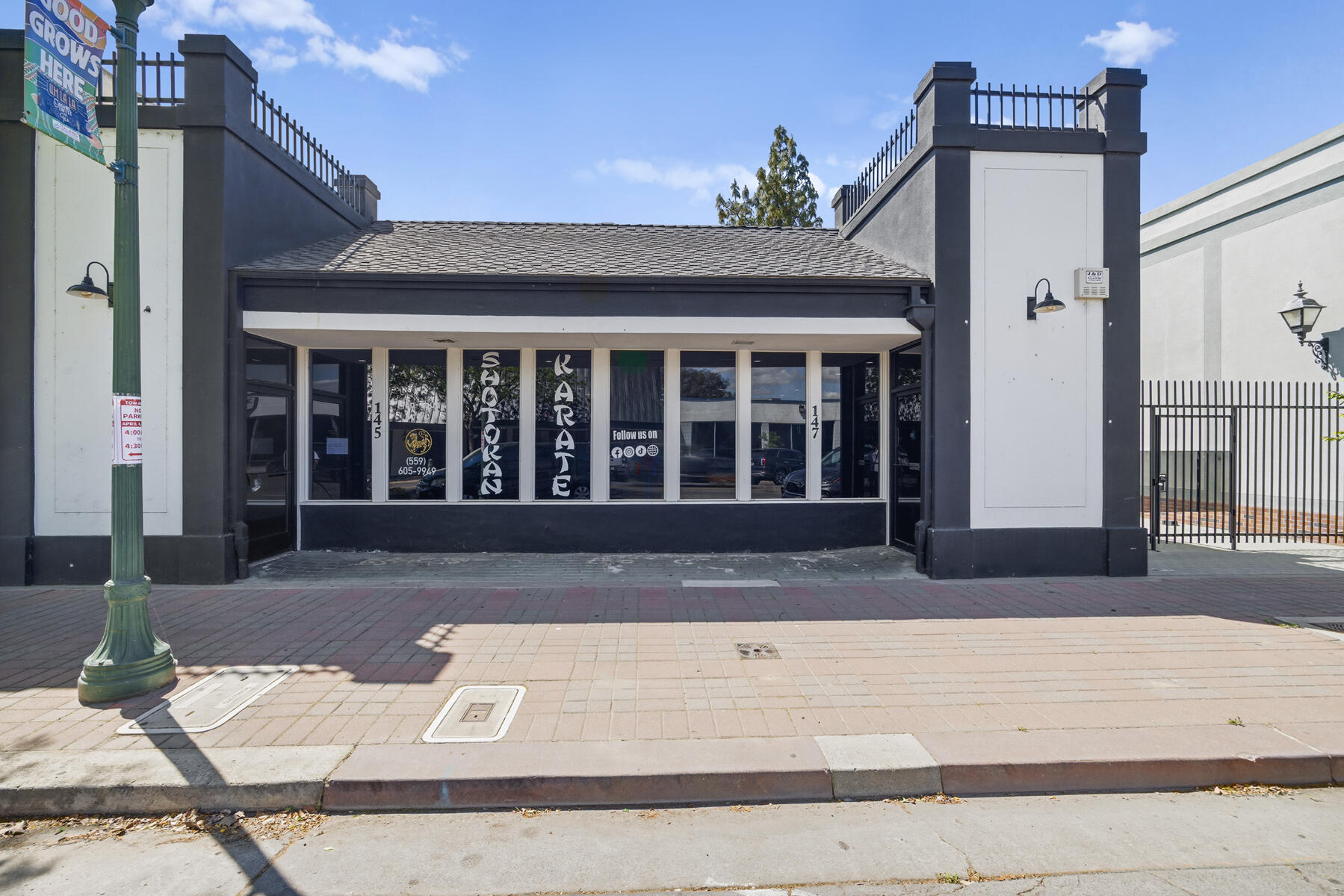 145 K St, Tulare, CA 93274-4003