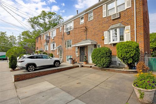 61 69th Pl, Middle Village, NY, 11379-1126 | Card Image