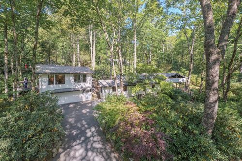 462 Mirror Lake Rd, Highlands, NC, 28741-8592 | Card Image