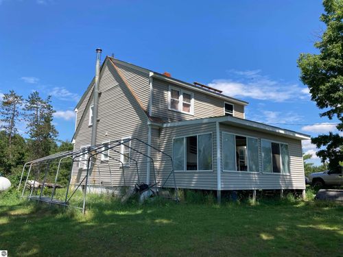 1045 Abbott Rd, Rose City, MI, 48654-9606 | Card Image