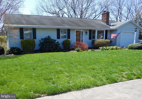 360 Lakeview Dr, MANHEIM, PA, 17545-9259 | Card Image