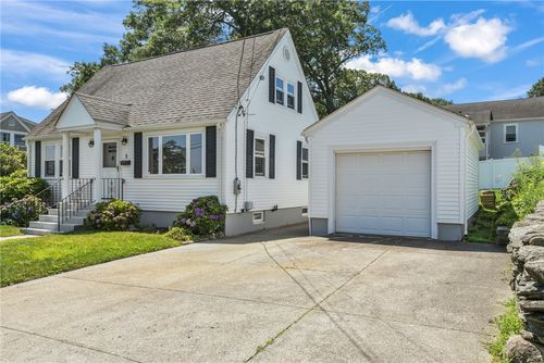 5 West St, North Providence, RI, 02904-5231 | Card Image