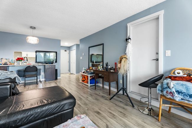 301 - 9632 120 A Street, Condo with 2 bedrooms, 1 bathrooms and 1 parking in Surrey BC | Image 6