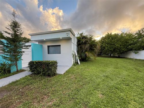 341-341 23rd Way S, West Palm Beach, FL, 33406-3102 | Card Image