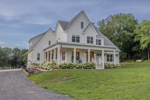 725 Oregon Rd, Lascassas, TN, 37085-5170 | Card Image