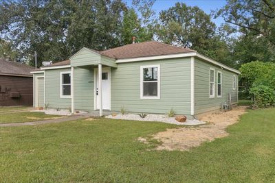 4570 Buffalo, House other with 3 bedrooms, 2 bathrooms and null parking in Beaumont TX | Image 2