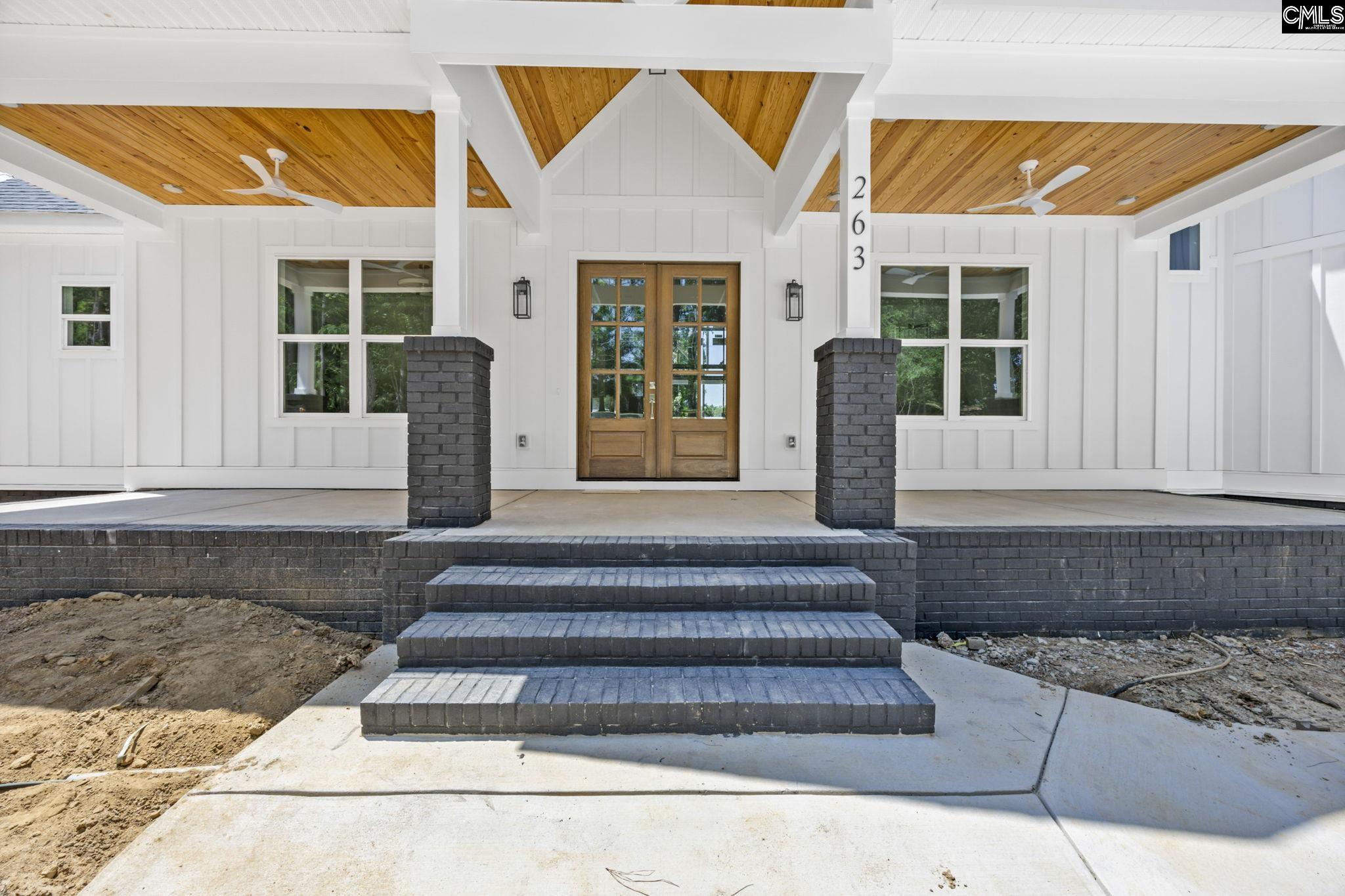 Residential in Chapin 4