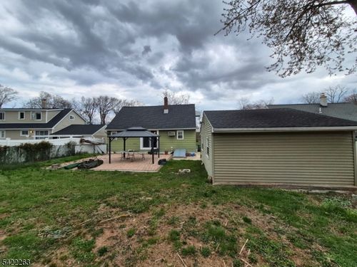 66 Independence Dr, Roselle, NJ, 07203-2409 | Card Image