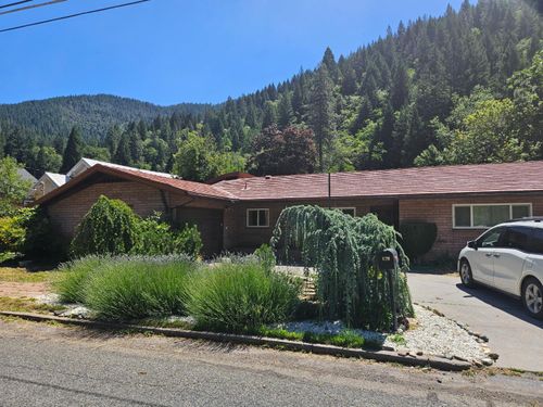 420 S First St, Dunsmuir, CA, 96025-2715 | Card Image