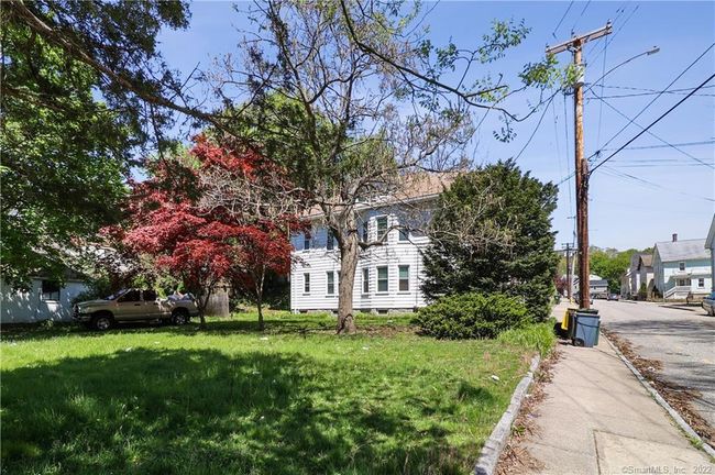 19 5 Th St, Home with 5 bedrooms, 3 bathrooms and null parking in Ansonia CT | Image 37