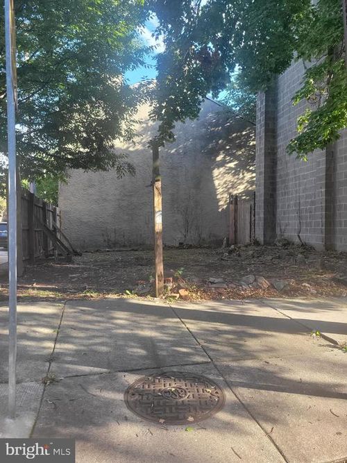 581 Orchard St, BALTIMORE, MD, 21201-1945 | Card Image