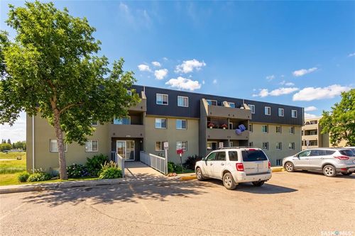302-550 Laurier St W, Moose Jaw, SK, S6H6X6 | Card Image