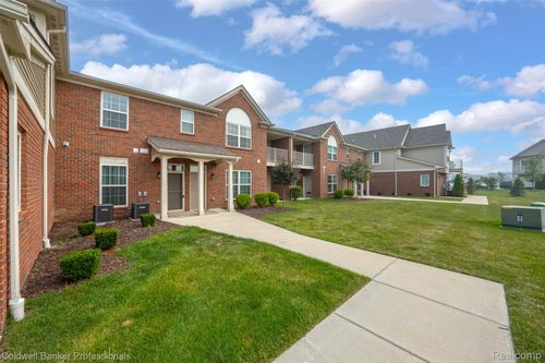 22026 Andover Dr, Macomb, MI, 48042-3850 | Card Image