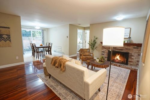 apt-102-633 Nw 85th St, Seattle, WA, 98117-3149 | Card Image