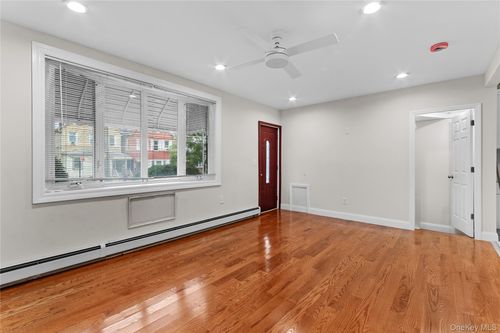 14209 45th Ave, Flushing, NY, 11355-2229 | Card Image
