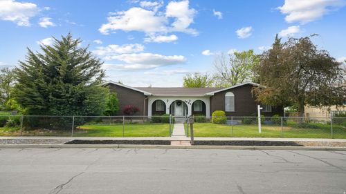 9556 S David St, Sandy, UT, 84070-3429 | Card Image