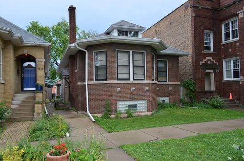5841 N Washtenaw Ave, Chicago, IL, 60659-3911 | Card Image