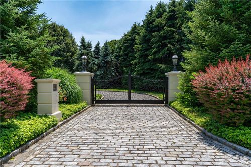 6 Polo Dr, Old Westbury, NY, 11568-1043 | Card Image
