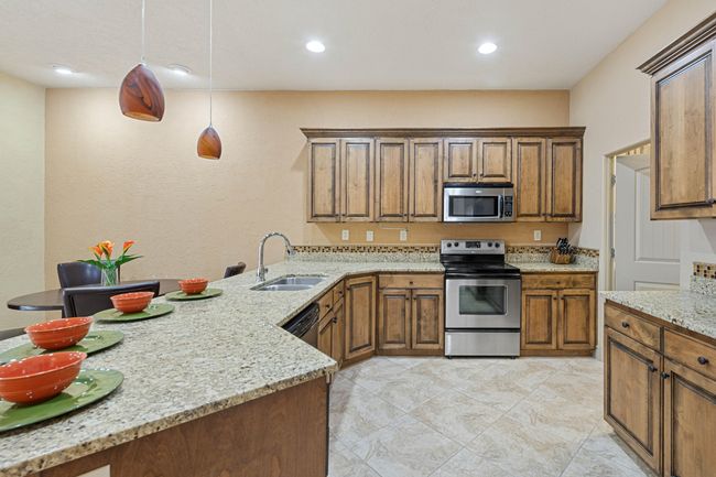 Stainless-steel Appliances | Image 11