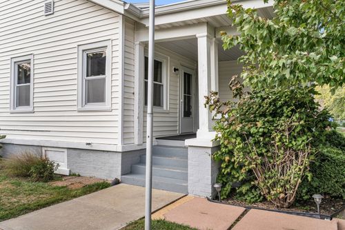 417 4th St, Illiopolis, IL, 62539-3513 | Card Image