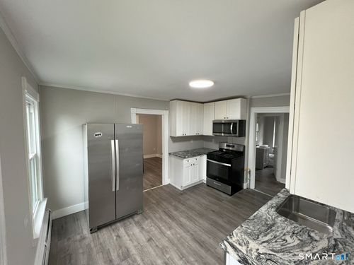 fl-1st-174 Lamson St, West Haven, CT, 06516-2723 | Card Image