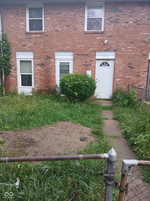 8256 Meadowlark Dr, Indianapolis, IN, 46226-5343 | Card Image