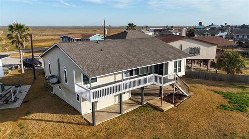 110 Mariner Rd, Freeport, TX, 77541-9696 | Card Image