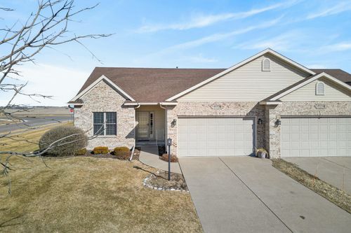 5446-5446 Baraboo Ct, Davenport, IA, 52804-4873 | Card Image
