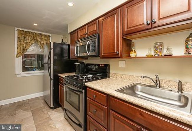 5207 Gramercy Dr, Townhouse with 3 bedrooms, 2 bathrooms and null parking in Clifton Hts PA | Image 12