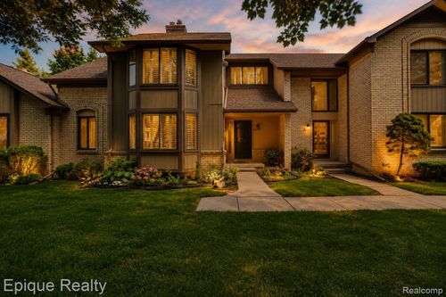 20485 Villa Grande Cir, Clinton Township, MI, 48038-5314 | Card Image