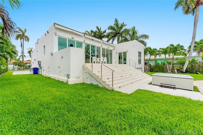 0 - 1090 Ne 84th St, House other with 4 bedrooms, 5 bathrooms and null parking in Miami FL | Image 4