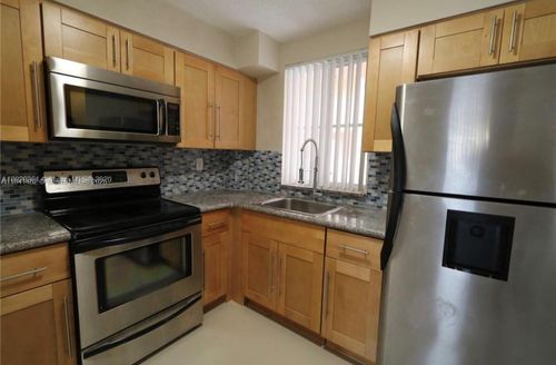 apt-325-6045 Nw 186th St, Hialeah, FL, 33015-6069 | Card Image