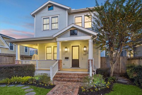 916 Columbia St, Houston, TX, 77008-7054 | Card Image