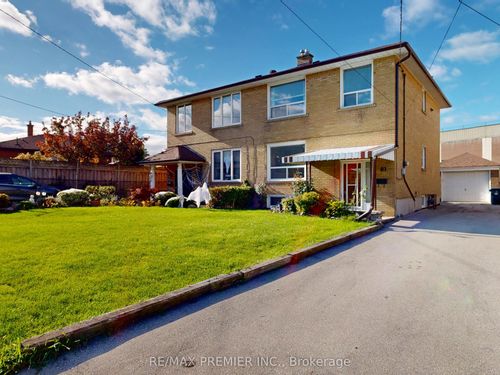 12 Sonnet Crt, North York, ON, M6L1J7 | Card Image