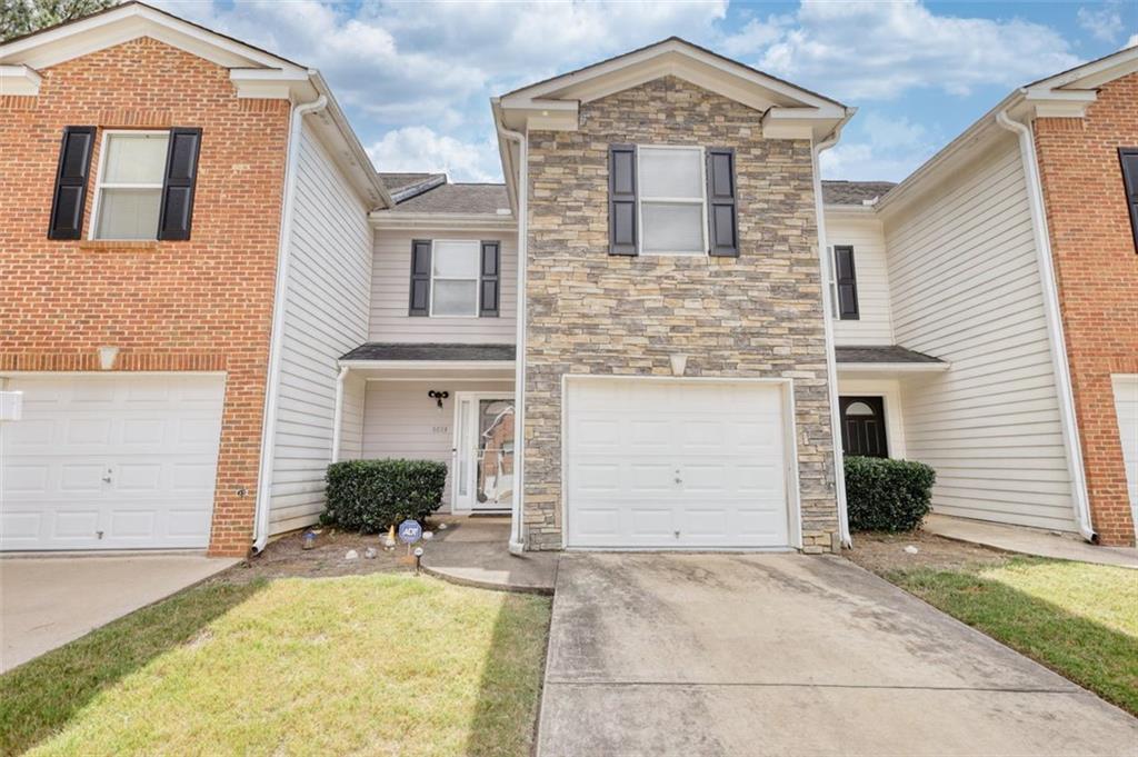 Villa Ct, Lithonia, GA 30038