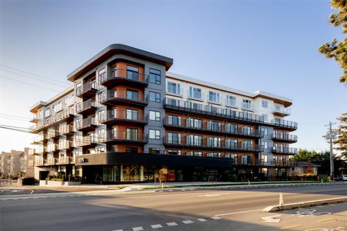 206-1075 Tillicum Rd, Esquimalt, BC, V9A2A4 | Card Image