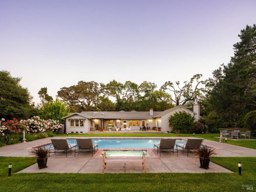 2288 Vineyard Rd, Novato, CA, 94947-3779 | Card Image