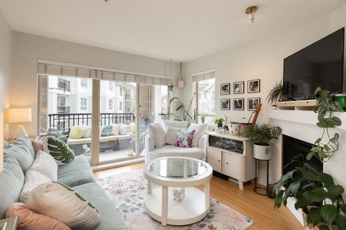 e302-8929 202 St, Langley, BC, V1M0B4 | Card Image