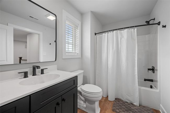 2nd floor hall bath with tub/shower | Image 31