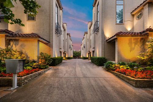 d-4504 Bowser Ave, Dallas, TX, 75219-2196 | Card Image