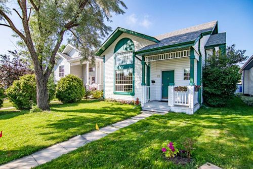 12 Lockwood Ave, Red Deer, AB, T4R2R4 | Card Image