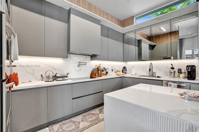 2670 Cypress Ln, House other with 5 bedrooms, 6 bathrooms and null parking in Weston FL | Image 10