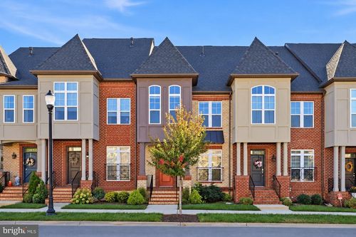921 Holden Rd, FREDERICK, MD, 21701-3426 | Card Image