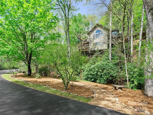 86 Laurel Dr, Burnsville, NC, 28714-2742 | Card Image