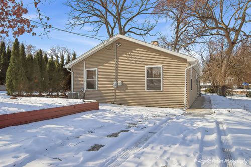 39450 N Circle Ave, Antioch, IL, 60002-8782 | Card Image