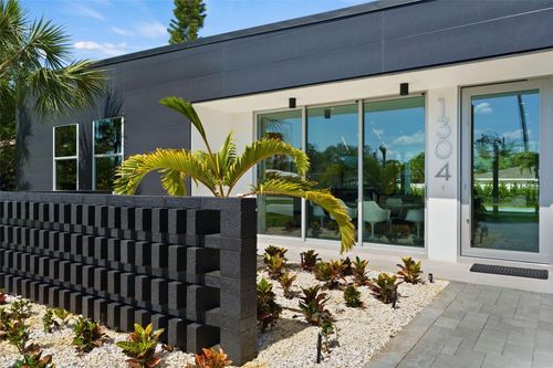 1304 Indian Rocks Rd, BELLEAIR, FL, 33756-1058 | Card Image